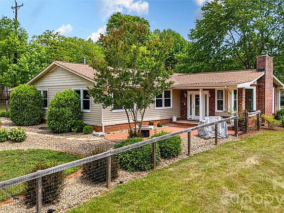 5th image of 15 Bowman Ridge Rd #1