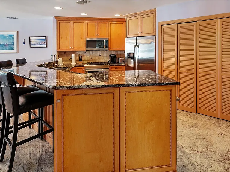 900 Ocean Ave #108 — Photo 4