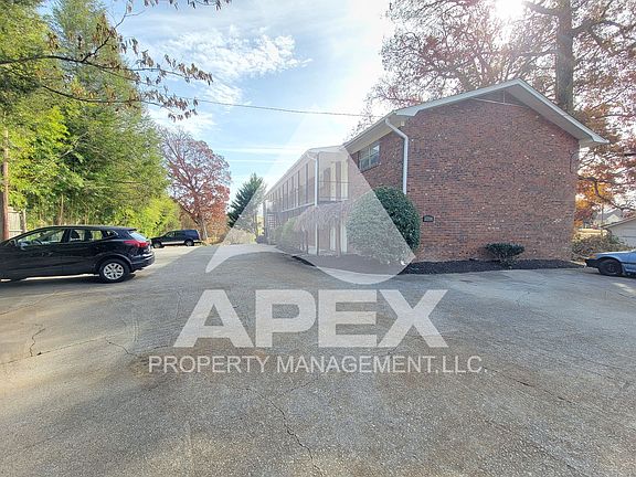 3rd image of 2700 Holbrook Dr Unit 8