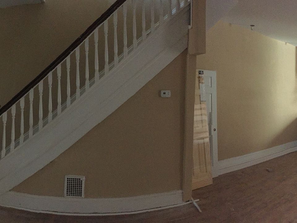 2nd image of 5804 Vine St