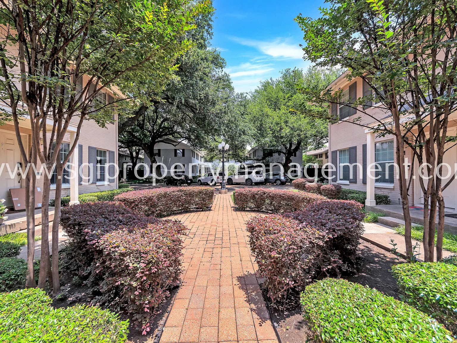 Beautifully Updated 2 Bed Ready For Immediate Occupancy! — Photo 3