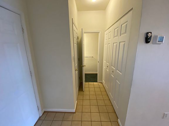 3rd image of 303 Chadwick Ct
