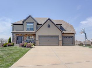 17708 Mission Rdg, Smithville, MO 64089