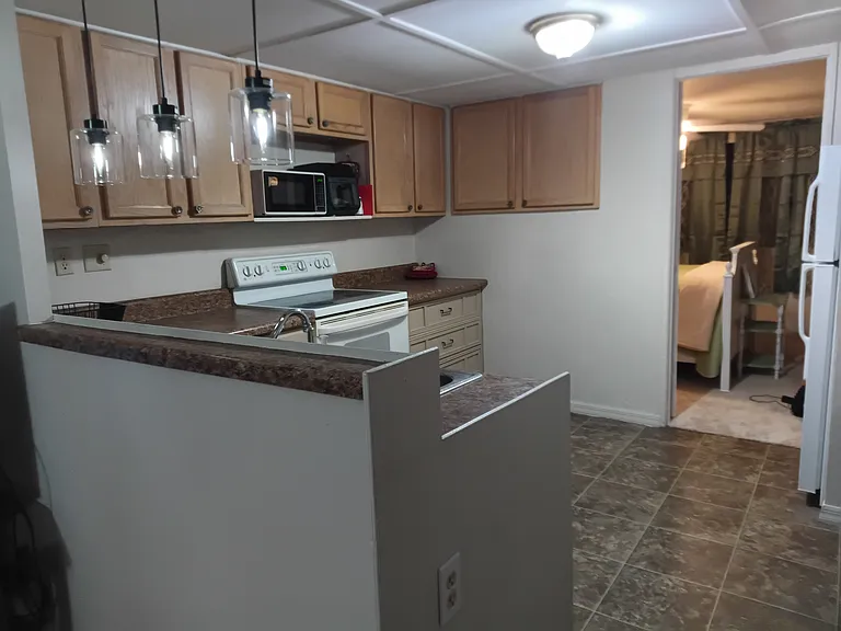 11401 Edison Ave — Photo 2