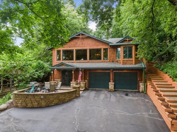 6044 Ridgewood Rd, Mound, MN 55364