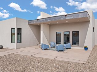 33 Willow Back Rd, Santa Fe, NM 87508