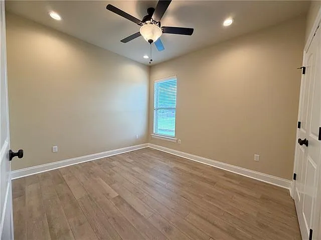 204 Cypress Bnd — Photo 15
