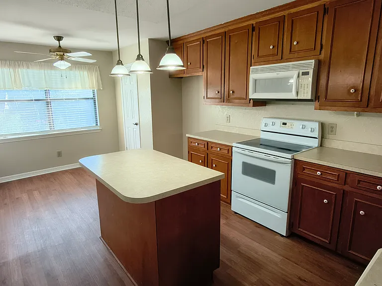 47 Lake Shore Dr — Photo 7