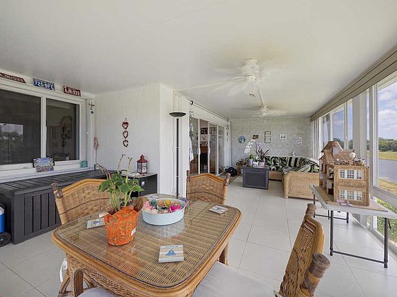 5th image of 1825 NW 18th St APT 204