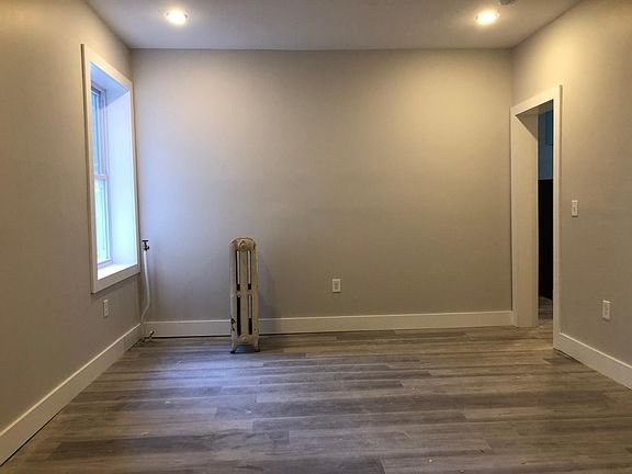 5th image of 1062 W Side Ave #21B