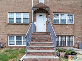 391 College Dr, Edison, NJ 08817