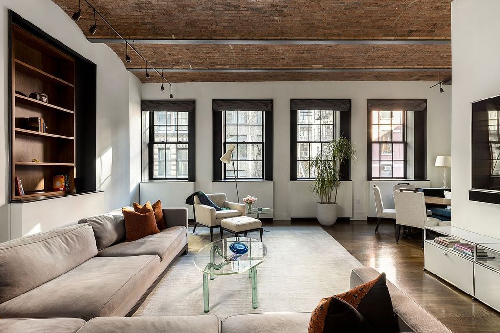 36 Bleecker St #2A, New York, NY 10012