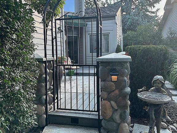 2nd image of 4635 N Savannah Ln