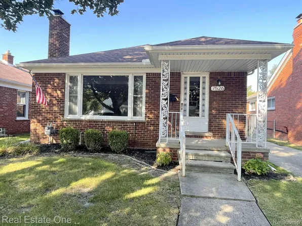 7526 Buckingham Ave, Allen Park, MI 48101