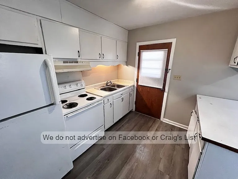 1021 W Rowan St — Photo 13