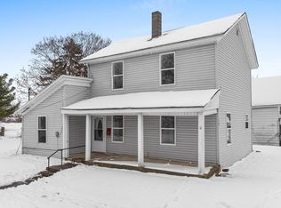 562 N West St, Winchester, IN 47394