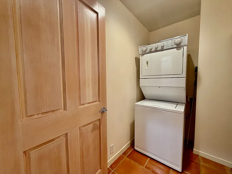 321 Dutch Henry Canyon Rd — Photo 42