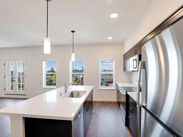 4690 Tompkins Ave — Photo 10