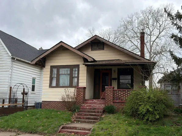 809 N Mulberry St, Muncie, IN 47305