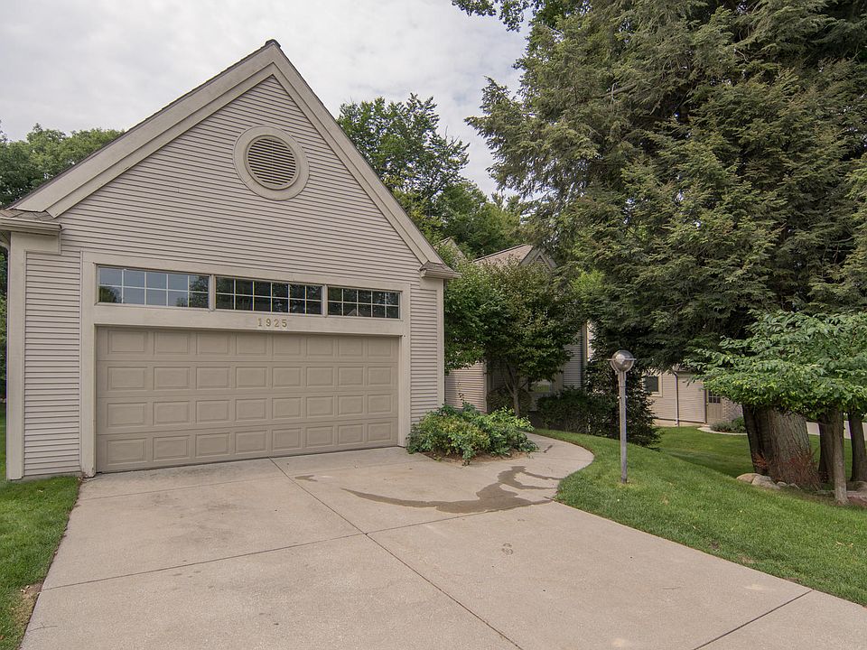 1st image of 1925 Forest Glen Dr
