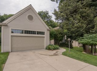 1925 Forest Glen Dr, Norton Shores, MI 49441