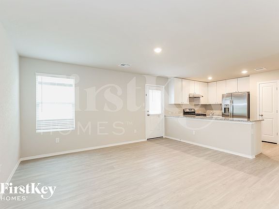 5th image of 10606 Varmus Dr