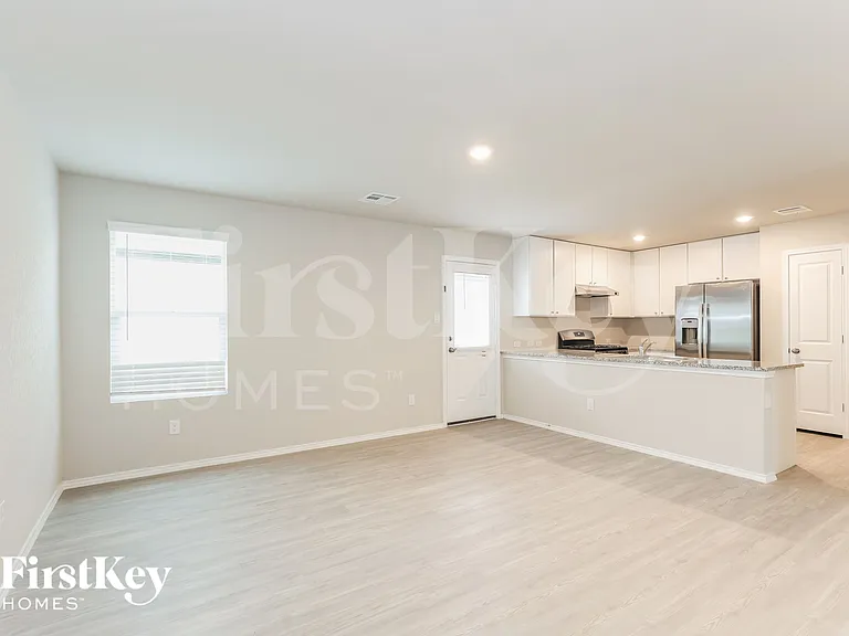 10606 Varmus Dr — Photo 5
