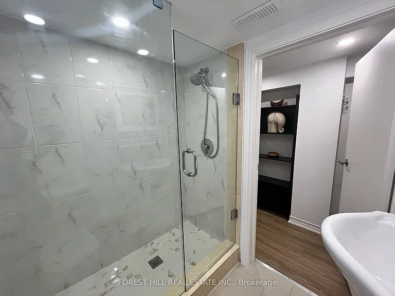960 Briar Hill Ave #BASEMENT — Photo 12