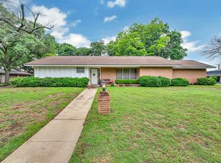 2832 Wooded Acres Dr, Waco, TX 76710