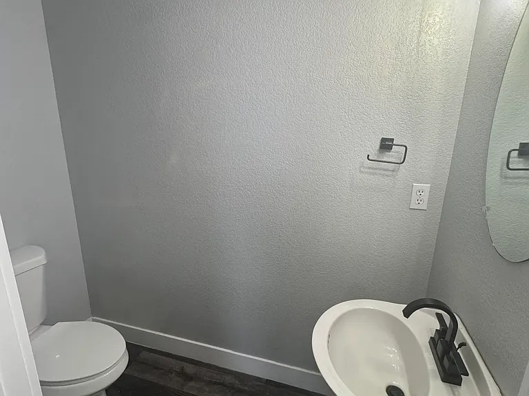 266 Rockview Dr — Photo 13