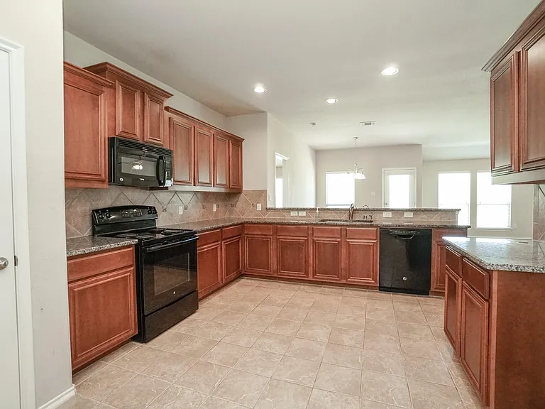 5236 Bear Valley Dr — Photo 9