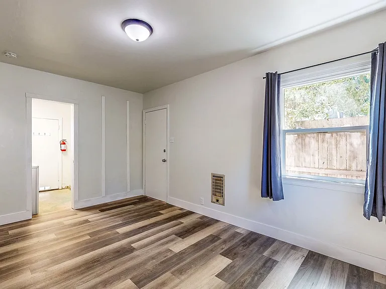 560 McConnell Ave — Photo 30