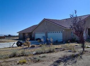 12025 Mission St, Oak Hills, CA 92344