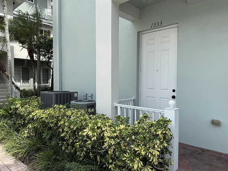 1333 SW 4th Ct #1333 — Photo 17