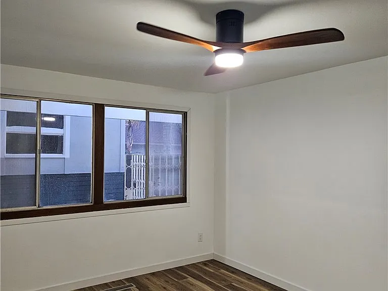 3657 Broadmoor Blvd N — Photo 28