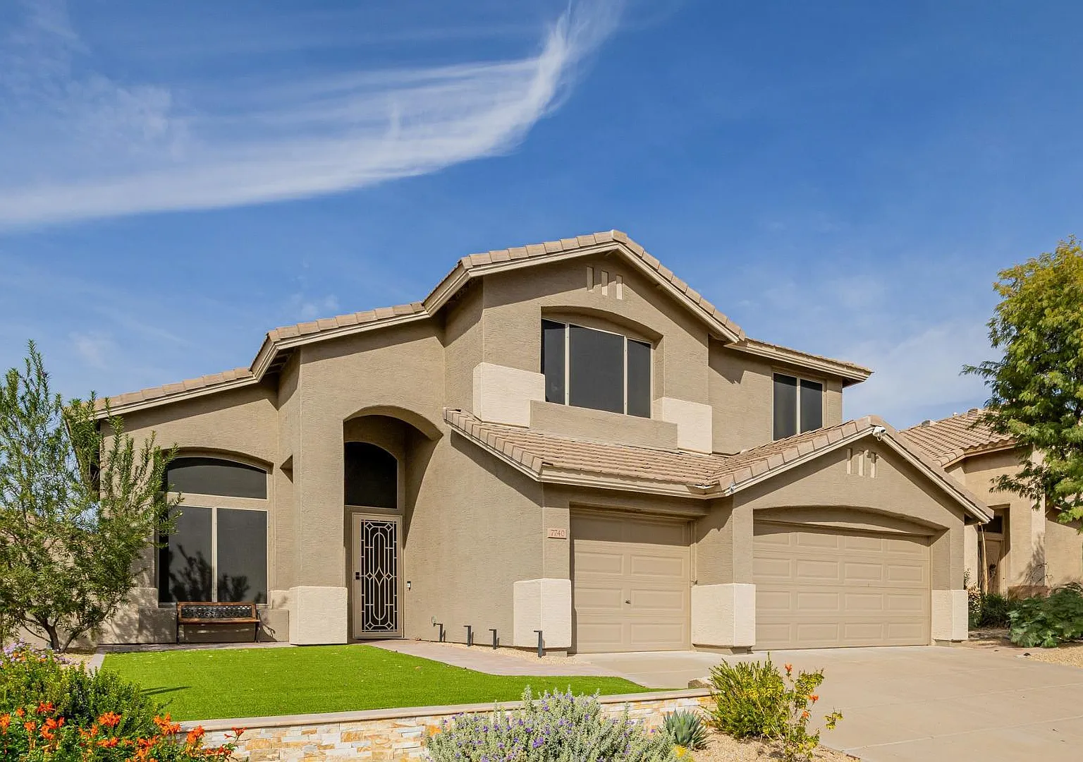 5 bed, 2599 sqft, $6,800 — Photo 2