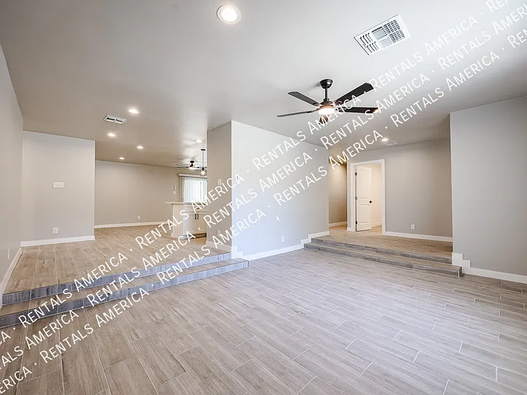 1704 E Pickrell Dr — Photo 18