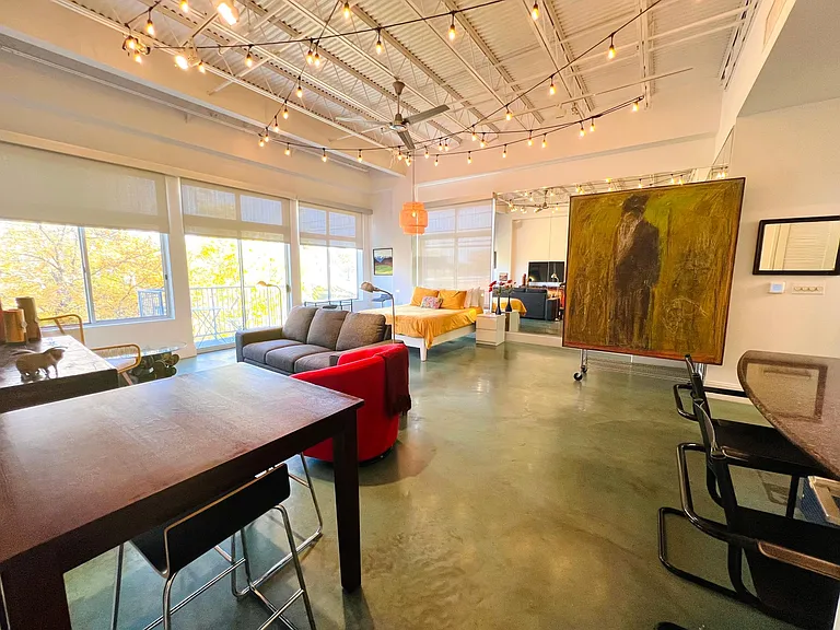2401 E 6th St #6 — Photo 8