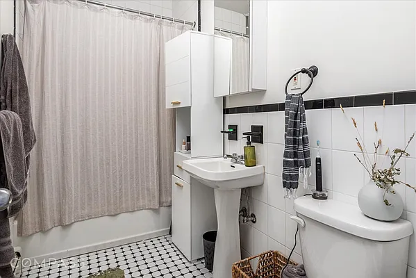 Rented by Compass | media 17