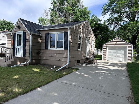 3rd image of 855 11th St SW
