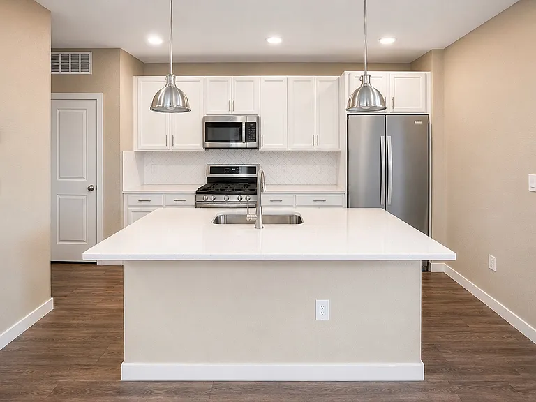 7568 S Zante Ct — Photo 2