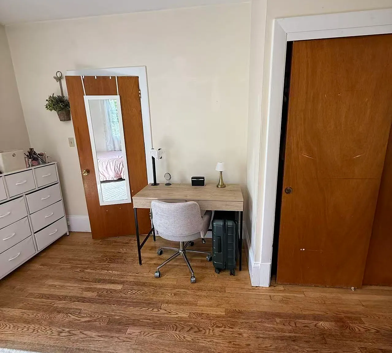 Studio, 260 sqft, $2,100 — Photo 1