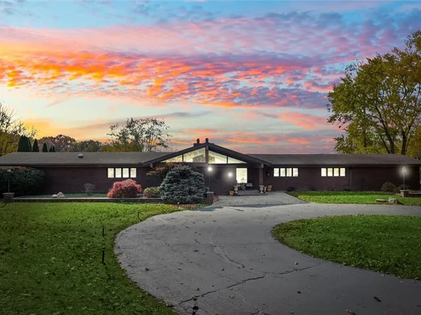 120 Thornhill Dr, Danville, IL 61832