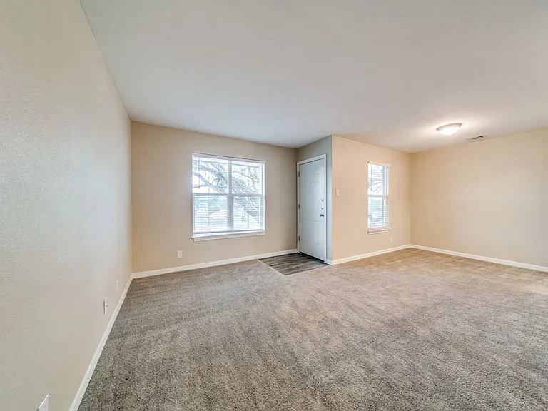 The Oaks Apartments At Medical Center — Photo 86