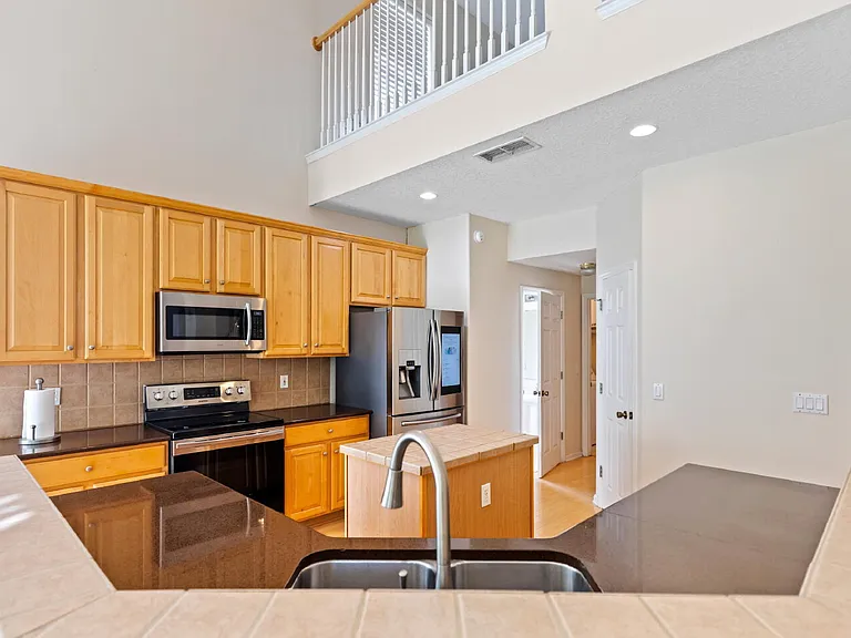 572 Redberry Ln — Photo 16