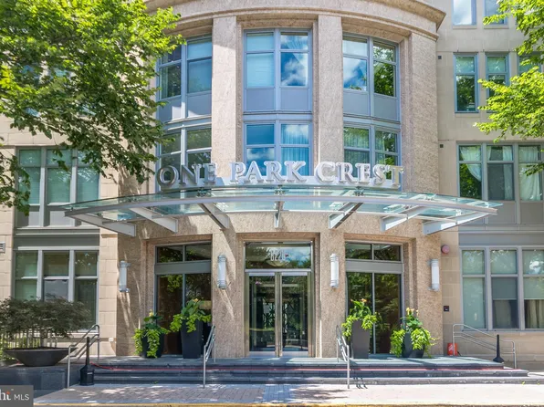 8220 Crestwood Heights Dr APT 419, Mc Lean, VA 22102