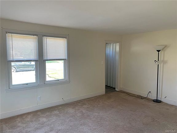 4th image of 232 Barnsdale Ave