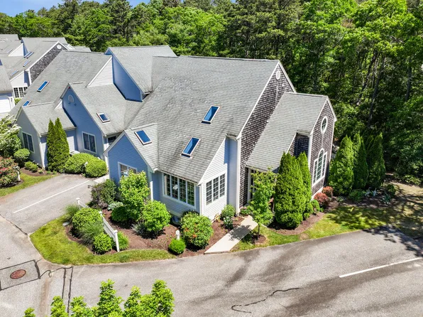 62 Gold Leaf Lane, Mashpee, MA 02649