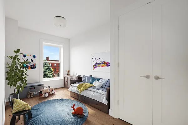 Sold by Compass | media 23