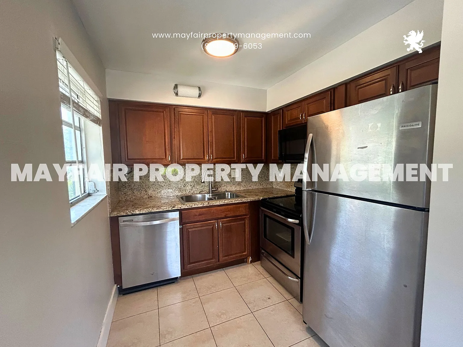 1725 Northeast 7th St - 5 — Photo 4